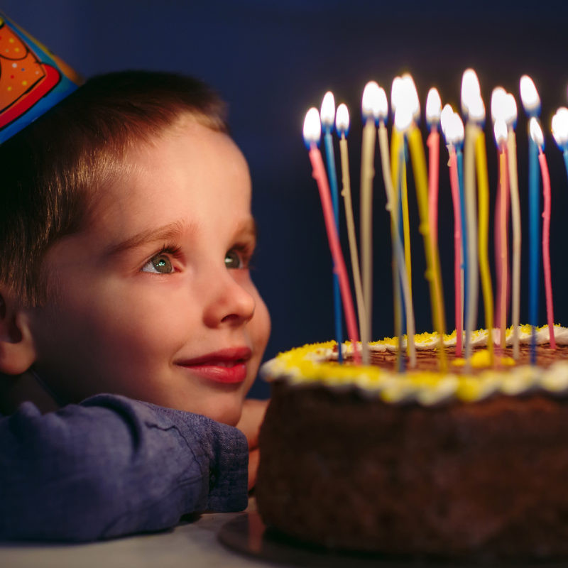 BIRTHDAY BOY WITH CAKE-01